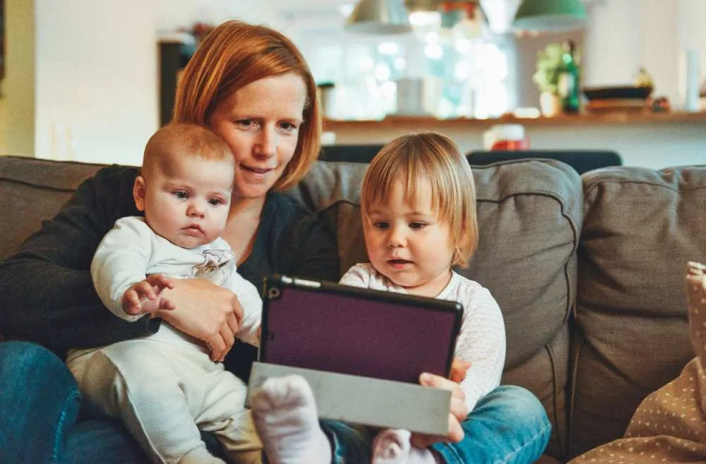 Toddlers and touchscreens as learning tool to help find things faster