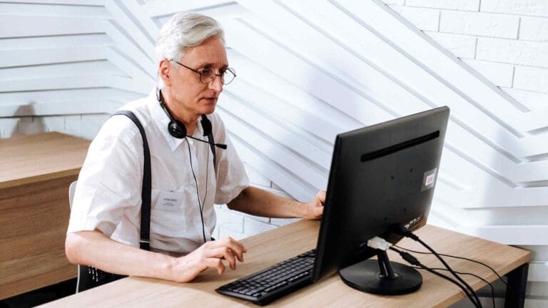 LinkedIn for older workers (55 and up): using a younger photo definitely helps