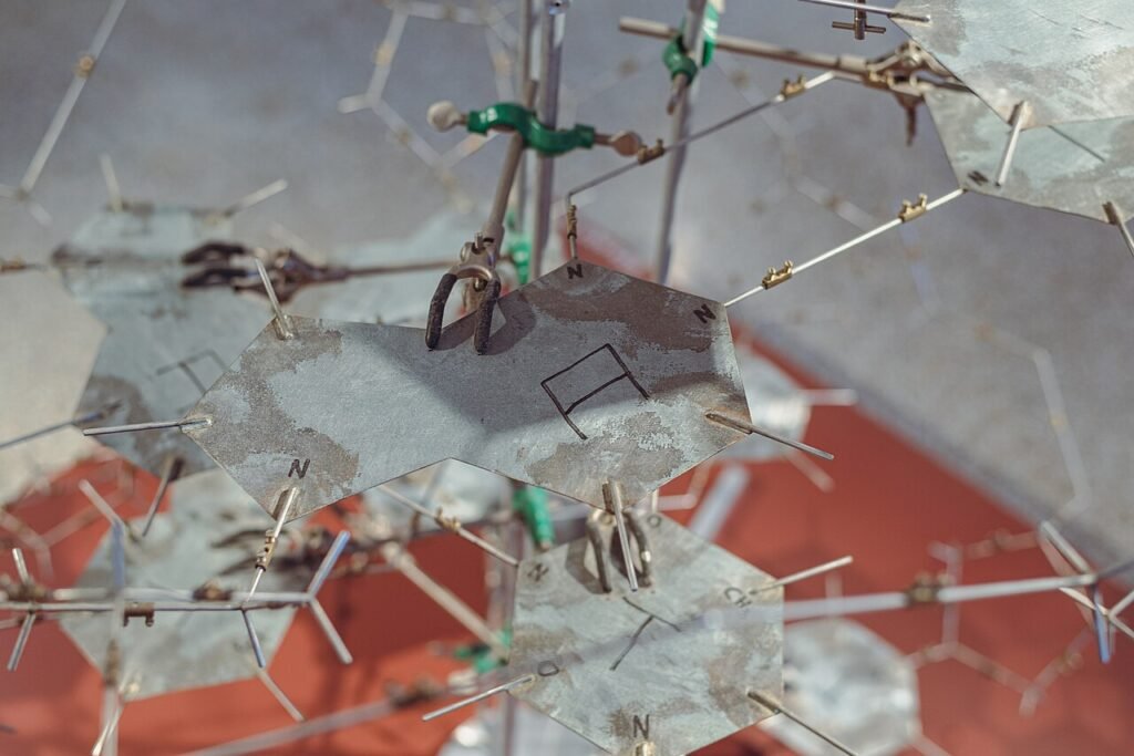 20251019 Replica DNA double helix model Berlin 01